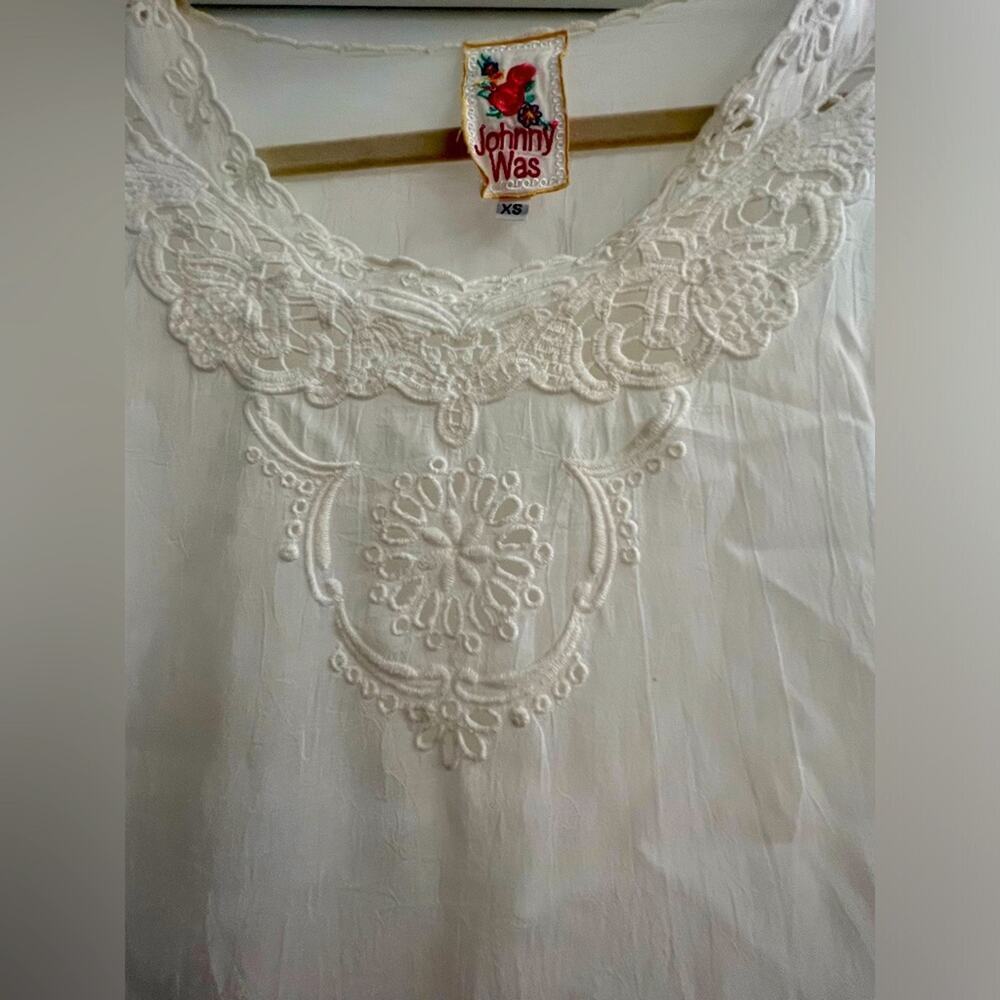 Johnny Was Size XS White Eyelet Lace Blouse🤍